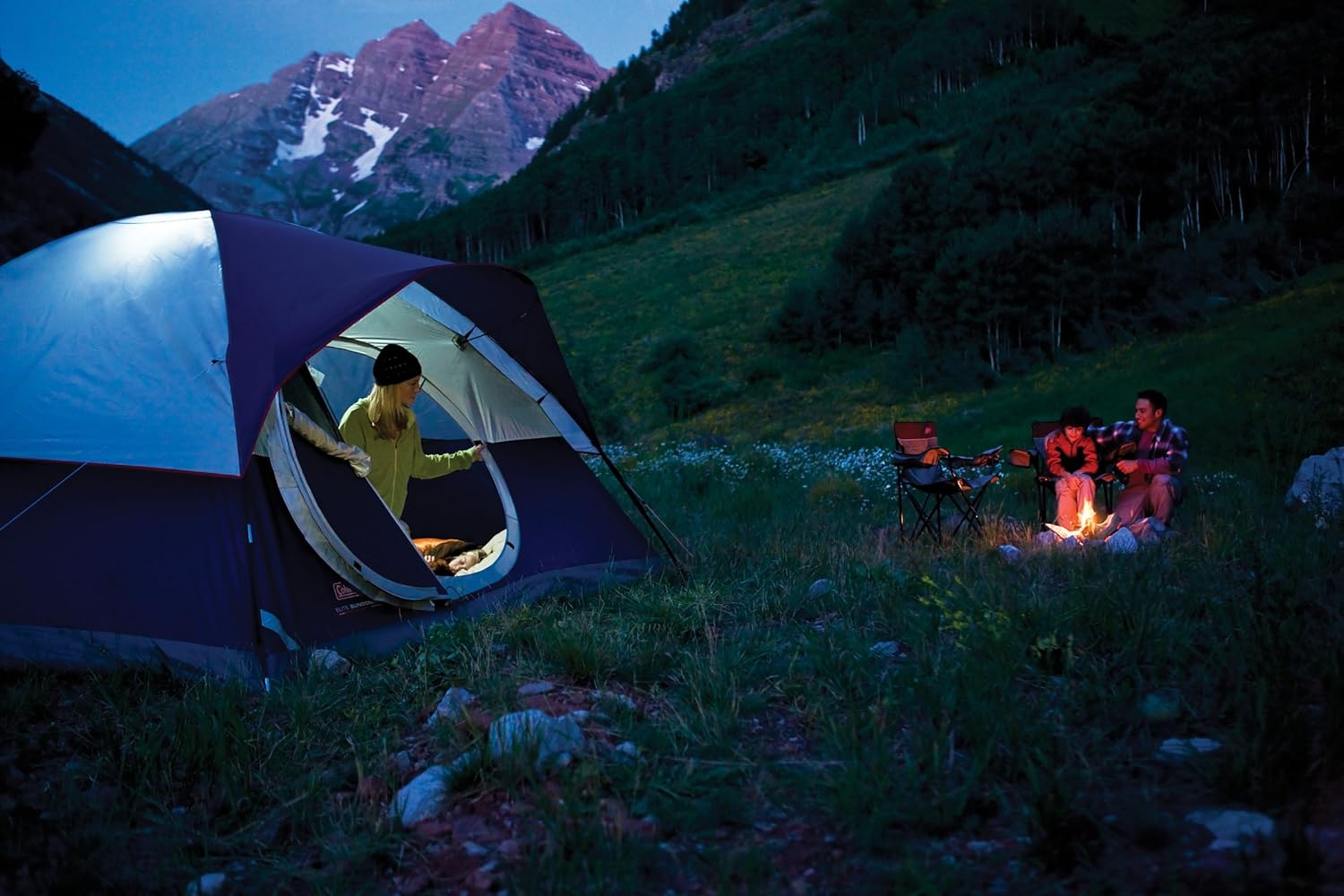 Coleman Elite Sundome Camping Tent with LED Lights, Weatherproof 6-Person Tent with Included Rainfly & Frame that can Withstand 35 MPH Winds, Built-In LED Lighting System with 3 Brightness Settings