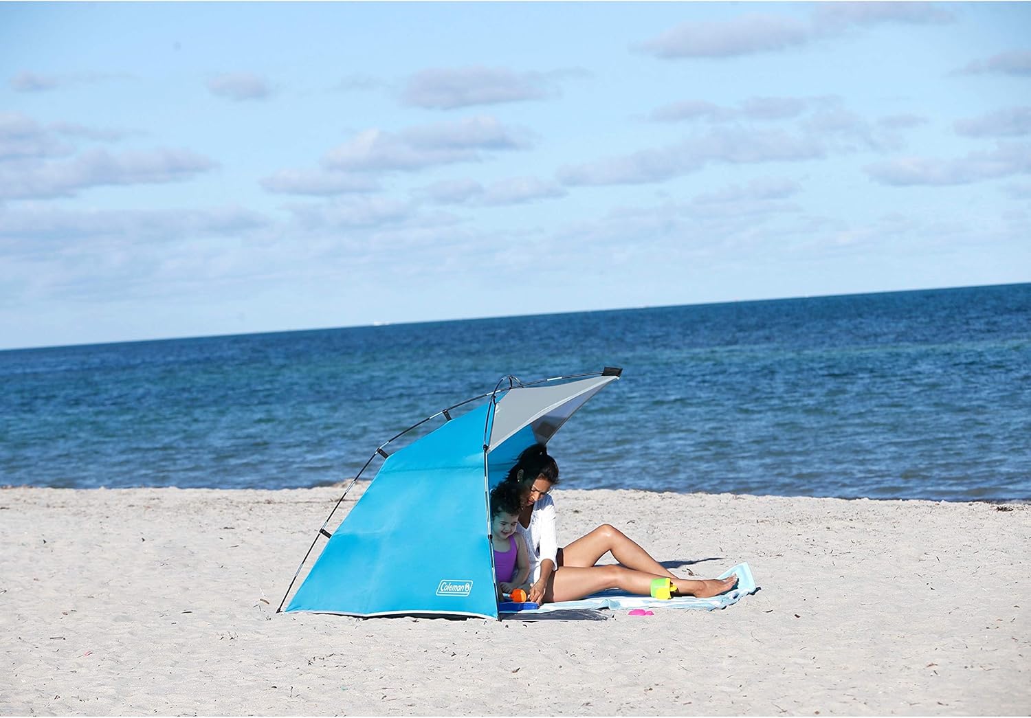 Tienda de campaña con dosel para playa Coleman, liviana y portátil, se instala en 5 minutos, protección solar UPF 50+, incluye bolsas de arena y estacas para resistir el viento, ideal para playa, parque, patio y picnics 