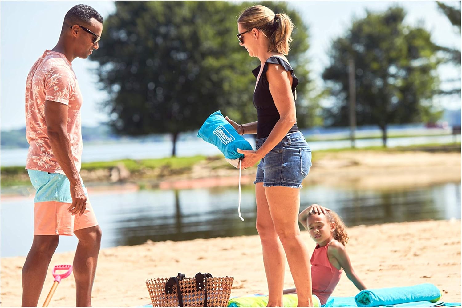 Tienda de campaña con dosel para playa Coleman, liviana y portátil, se instala en 5 minutos, protección solar UPF 50+, incluye bolsas de arena y estacas para resistir el viento, ideal para playa, parque, patio y picnics 