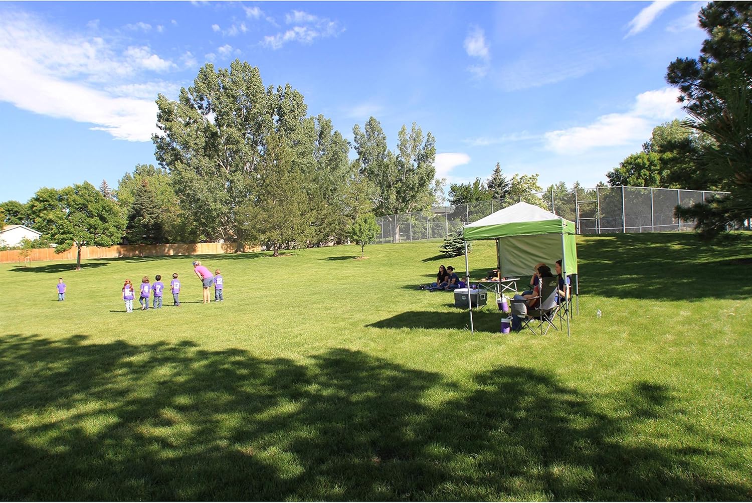 Toldo Coleman Canopy con instalación instantánea, toldo con bolsa de transporte con ruedas que se instala en aproximadamente 3 minutos, toldo de 7 x 5 pies, 10 x 10 pies o 12 x 12 pies para eventos deportivos, tailgating, campamentos y más 