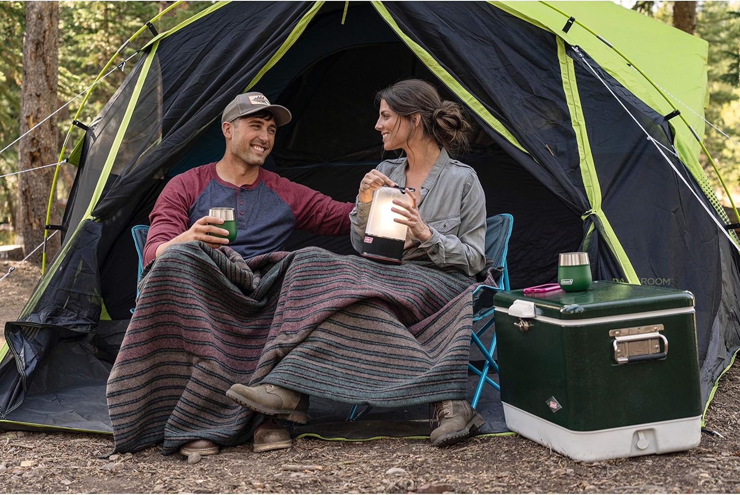 Coleman Carlsbad Dark Room Camping Tent with Screened Porch, 4/6 Person Tent Blocks 90% of Sunlight and Keeps Inside Cool, Weatherproof Tent with Easy Setup and Screened-In Porch