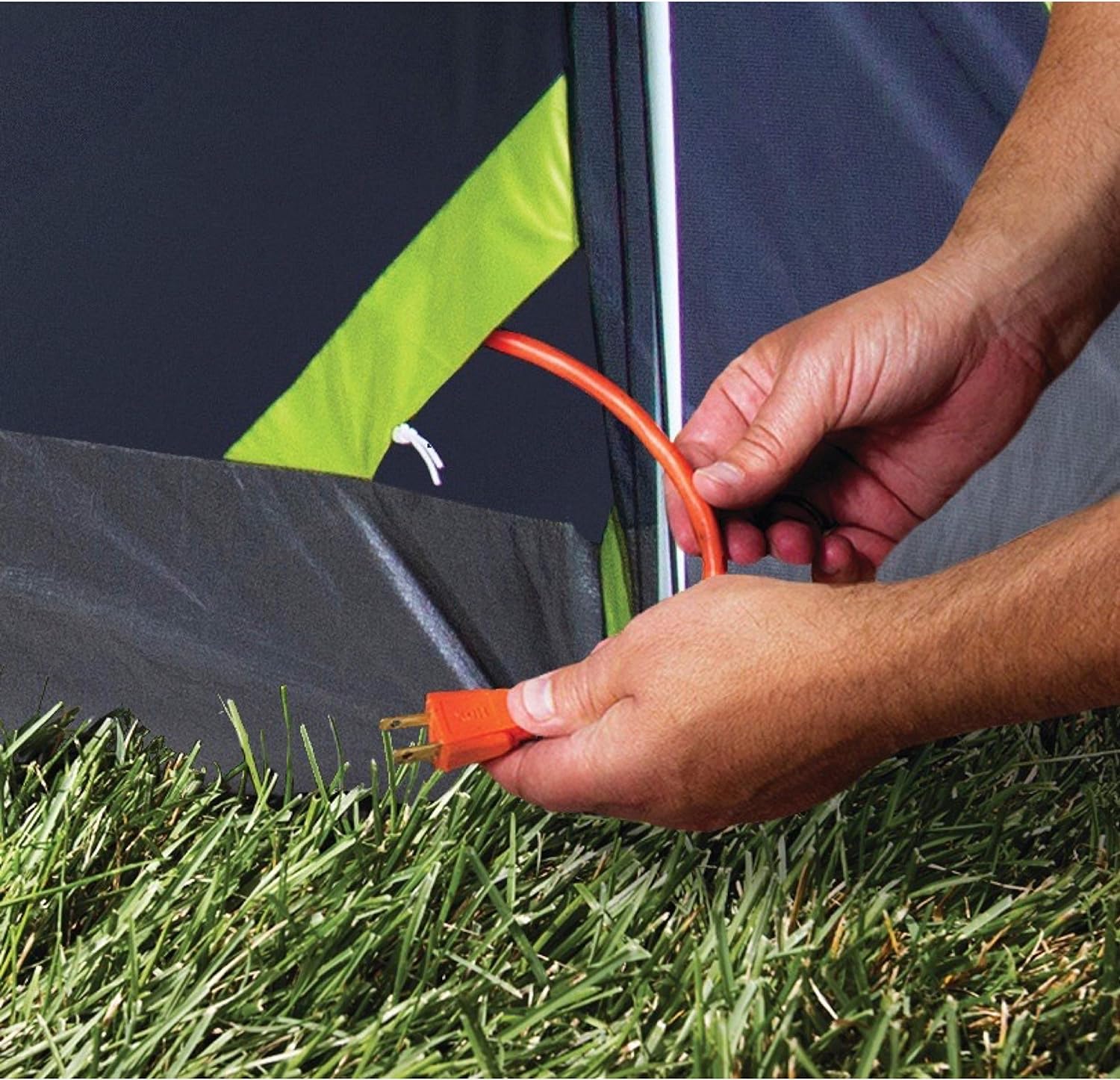 Coleman Sundome Camping Tent, 2/3/4/6 Person Dome Tent with Snag-Free Poles for Easy Setup in Under 10 Mins, Included Rainfly Blocks Wind & Rain, Tent for Camping, Festivals, Backyard, Sleepovers