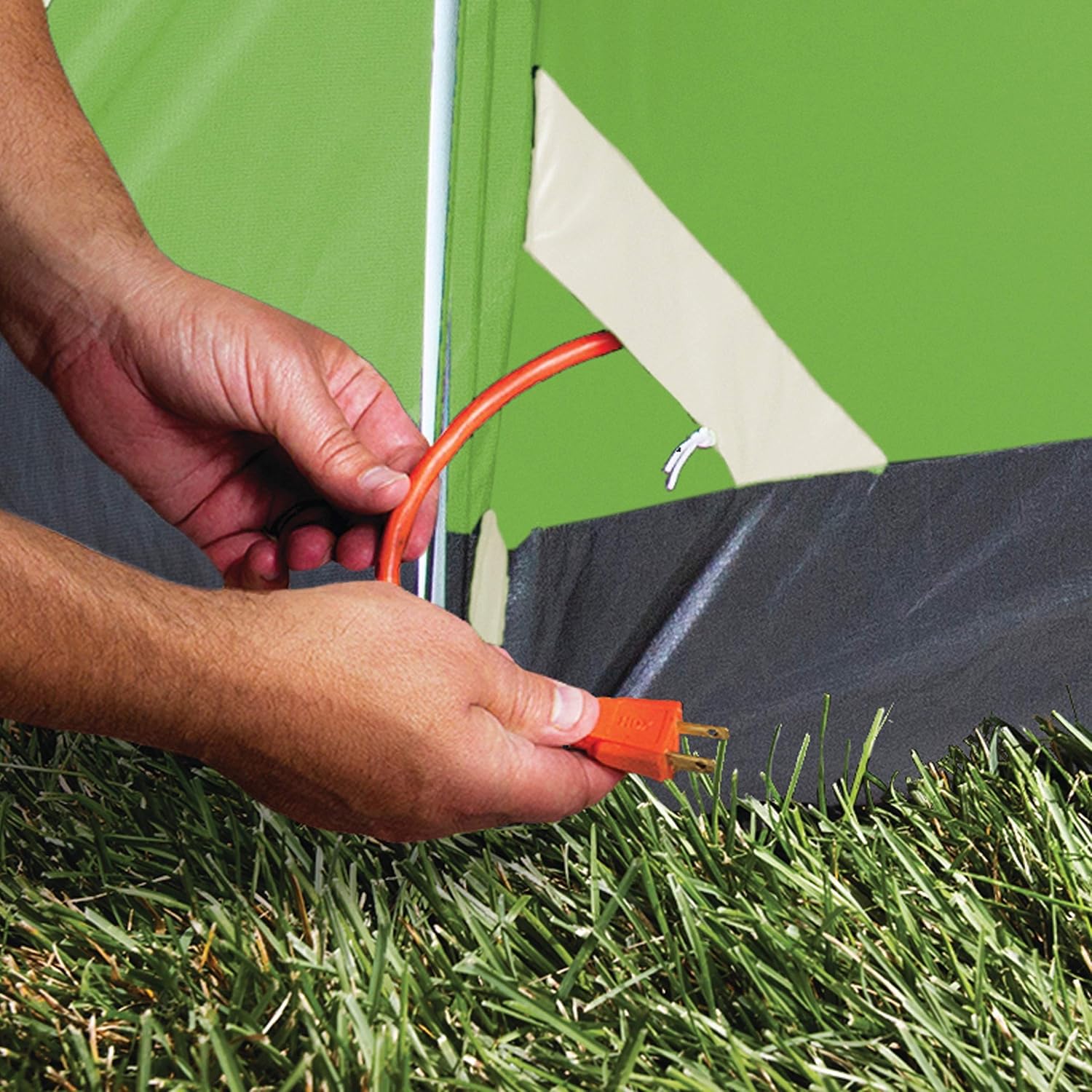 Coleman Sundome Camping Tent, 2/3/4/6 Person Dome Tent with Snag-Free Poles for Easy Setup in Under 10 Mins, Included Rainfly Blocks Wind & Rain, Tent for Camping, Festivals, Backyard, Sleepovers